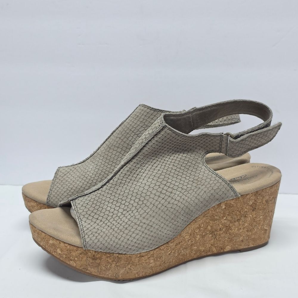 Clarks Women's Annadel Joy Wedge Sandals Gray Leather Snakeskin Embossed 11